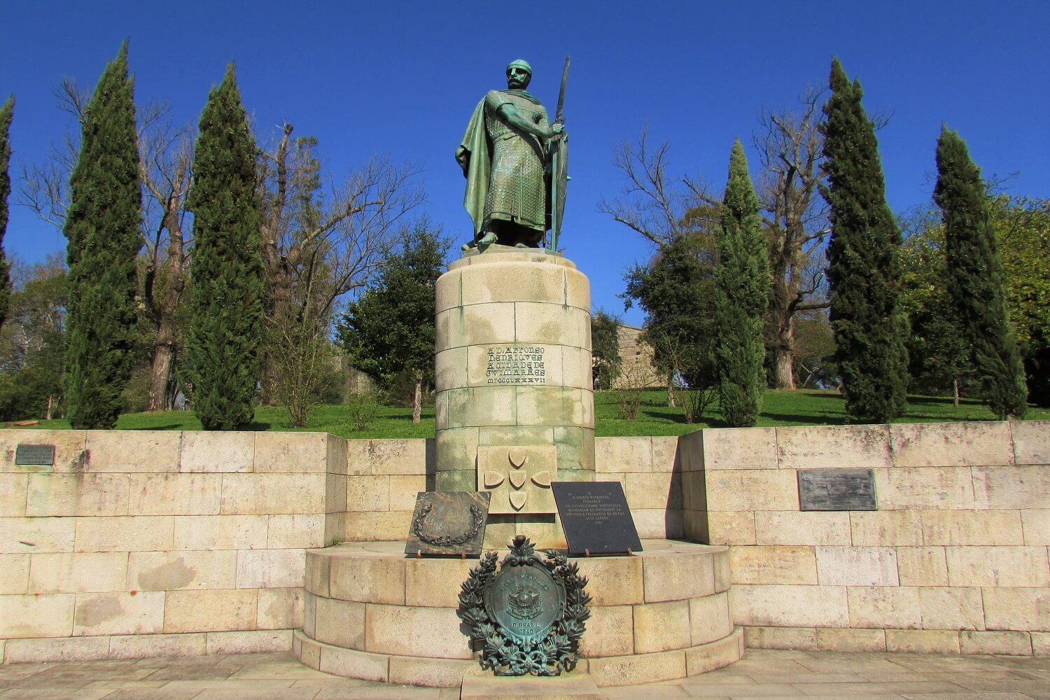 Estatua de Don Afonso Henriques - el primer rey de Portugal